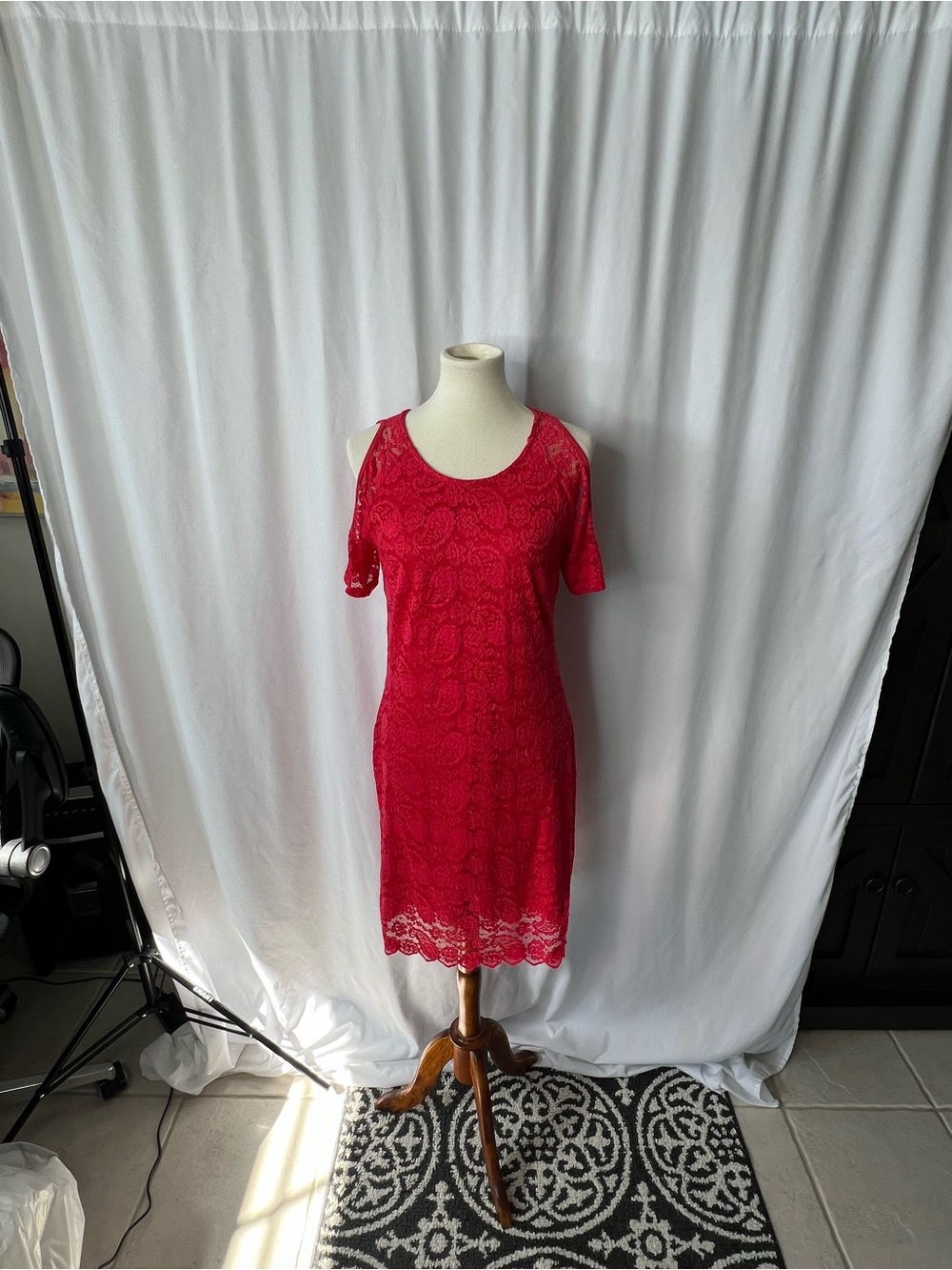 Venus Red Lace Above the Knee Dress - EUC - M